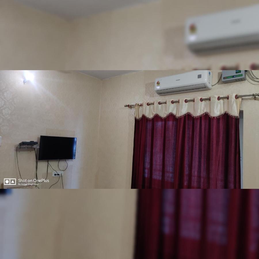 Couple Friendly Hotel - Sunset Orchha Buitenkant foto