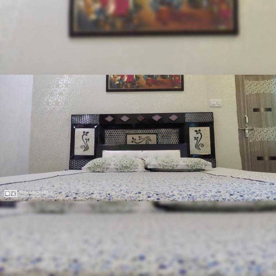 Couple Friendly Hotel - Sunset Orchha Buitenkant foto
