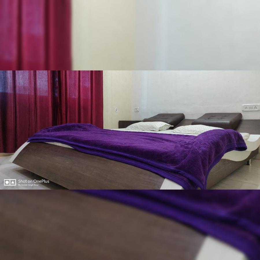 Couple Friendly Hotel - Sunset Orchha Buitenkant foto