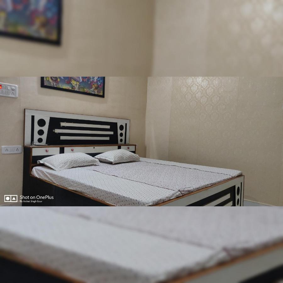Couple Friendly Hotel - Sunset Orchha Buitenkant foto