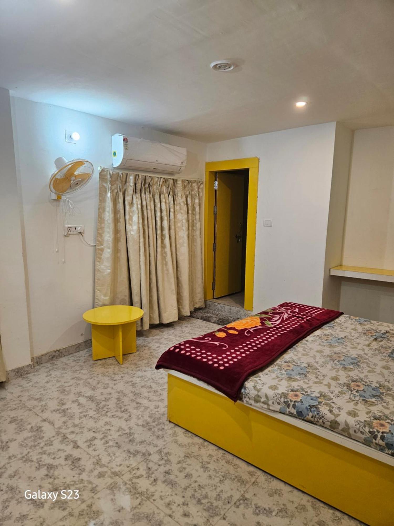 Couple Friendly Hotel - Sunset Orchha Buitenkant foto